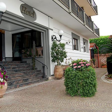 Hotel Ristorante Donato Calvizzano Экстерьер фото