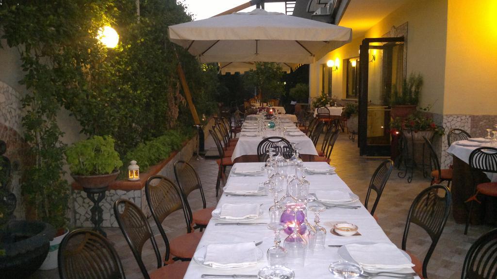Hotel Ristorante Donato Calvizzano Экстерьер фото