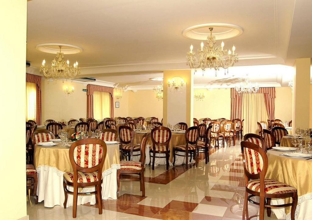 Hotel Ristorante Donato Calvizzano Экстерьер фото