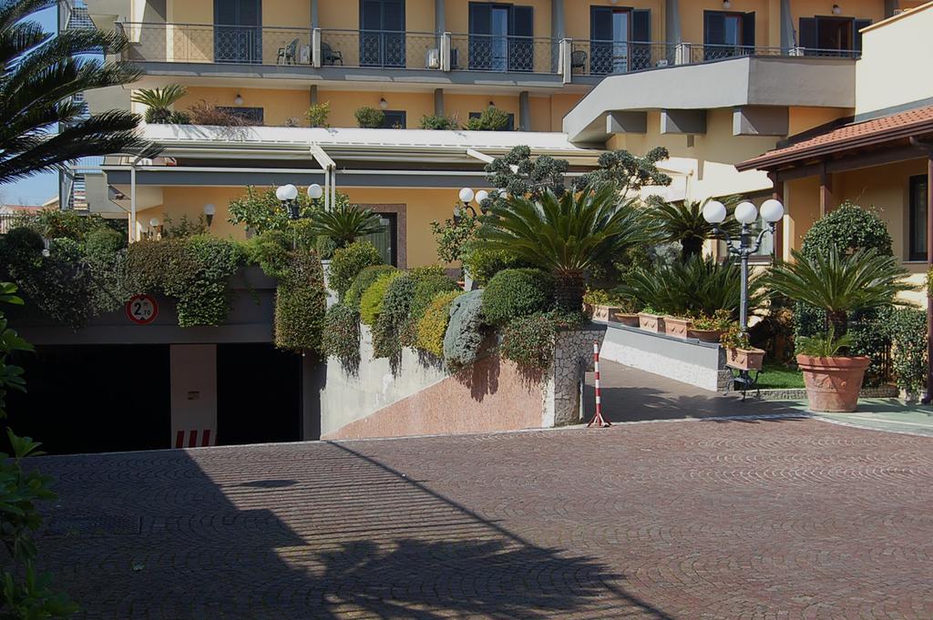 Hotel Ristorante Donato Calvizzano Экстерьер фото