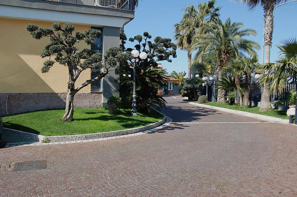 Hotel Ristorante Donato Calvizzano Экстерьер фото