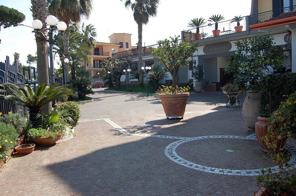 Hotel Ristorante Donato Calvizzano Экстерьер фото