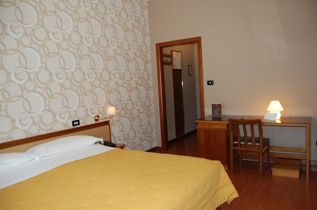 Hotel Ristorante Donato Calvizzano Экстерьер фото